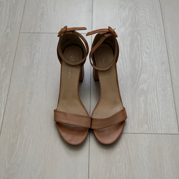 CL by Laundry Shoes - ✨ CL by Laundry Tan Ankle Strap Heels